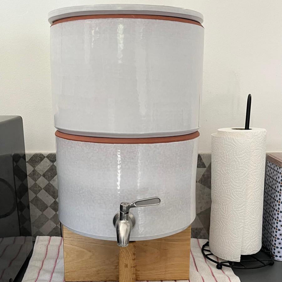 fontaine blanche en terre cuite Image