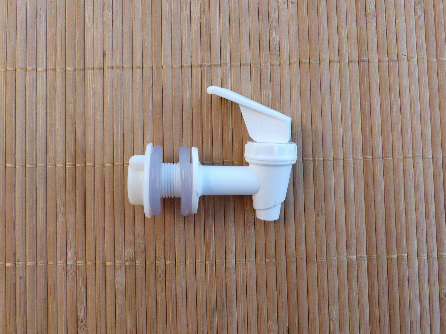 Robinet blanc pour fontaine filtrante FLEX et CRYSTAL - Fontaine backes